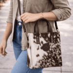 Cartera de Cuero y Pelo, Color Marron (25x22cm aprox.) - Imagen 2