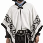 Poncho Argentino Con Hilo, Guarda Pampa, Color Blanco Y Negro 140x180 - Imagen 2