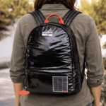 Mochila Engomada “Las Oreiro” Color Negro (27x32cm Aprox.) - Imagen 2