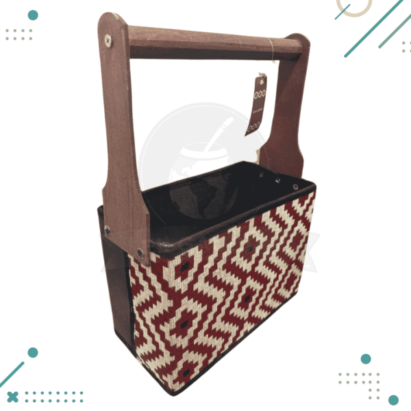 CANASTA MATERA MADERA CUERO Y ARPILLERA CON DISEÑO GUARDAPAMPA