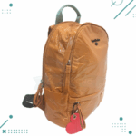 Mochila Engomada "Las Oreiro" Color Marron Claro (40x30cm Aprox.) - Imagen 3