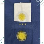 Delantal Parrillero + Repasador (Diseño Argentina) - Color Azul Franjas Largas Celeste Y Blanco - Imagen 7