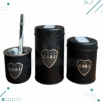 Set Matero Completo Grabado - Termo Acero, Yerb. Azuc. Mate y Bombilla (BOCA JUNIORS) (500ml) - Imagen 2