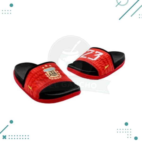 Bagunza ARG23 Dibu Ojotas Chancletas Sandalias Selección Argentina COLOR ROJO