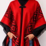 Poncho Argentino Con Hilo, Color rojo diseño guardapampa negro 140x180 - Imagen 2
