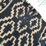 Poncho Calidad PREMIUM Argentino Con Hilo, Color Negro Y Diseño Tradicional Color Beige - Imagen 4