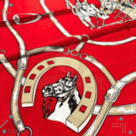 Pañuelo para el cuello FRATELLO (Caballos y Herraduras) Color Rojo - Imagen 4