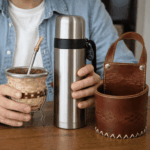 Combo Matero - Termo Media Manija Acero + Mate Tejido En Tiento Con Pie + Porta Mate Cuero Marron + Bombilla de regalo - Imagen 2