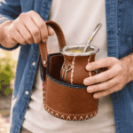 Combo Matero - Porta Mate Carpincho + Mate con Pie Carpincho + Bombilla de Regalo - Imagen 2