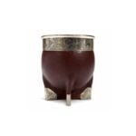 Mate Imperial Liso con Base Esquinero de Alpaca, Color Marron (12x10cm aprox.)