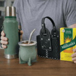 Combo Matero - Termo Acero Inoxidable 1.2L con Manija (verde) + Mate Camionero Nativo (verde) con Bombilla + Canasta Matera Uruguaya Negra + Yerba Mañanita 250g - Imagen 2