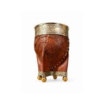 Mate Imperial Calabaza, Cuero Tallado con Base Bolitas (Color Marron) (12x9cm aprox) - Imagen 2