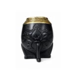 Mate Torpedo Calabaza Virola Bronce Cincelada Cuero Tallado Color NEGRO (14x9cm aprox.)