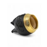 Mate Torpedo Calabaza Virola Bronce Cincelada Cuero Tallado Color NEGRO (14x9cm aprox.) - Imagen 4
