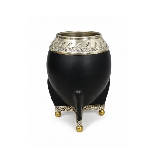 Bandera Argentina 90×60 Grande Mate Torpedo Virola Cincelada Cuero Liso Negro Base Bolitas (14x9cm aprox) - Imagen 1